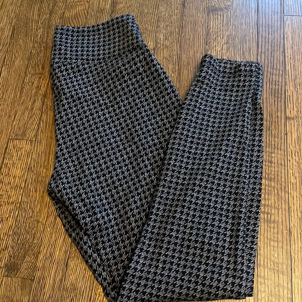Peace & Pearls Herringbone Leggings
